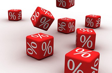 С декабря учителя будут получать на 10% больше