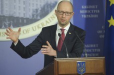 Среднее образование осталось вне процесса реформ, - Яценюк