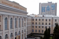 Руководители НАУ зарабатывали сотни тысяч