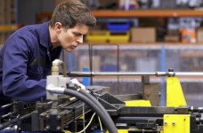 80% выпускников ПТУ получают работу, - МОН