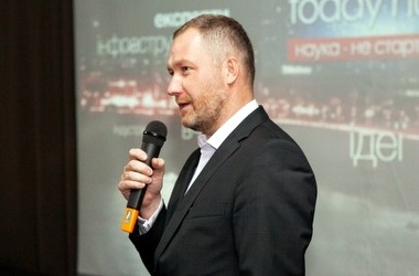 Из МОН уволился замминистра Олег Деревянко