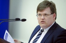 Кабмин с мая повысит соцстандарты