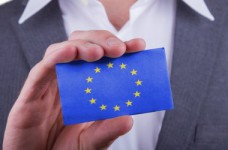 ЕС облегчает правила для студентов