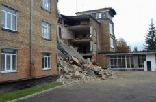 В Василькове обвалилась стена в школе. Жертв нет