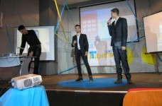 Школьники создали приложения для смартфонов