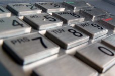 МОН проверит, как вузы выплачивают стипендии