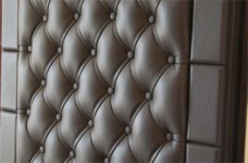 Обивка дермантином – новая жизнь ваших металлических дверей