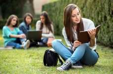 Бакалавры-юристы получат дипломы раньше 