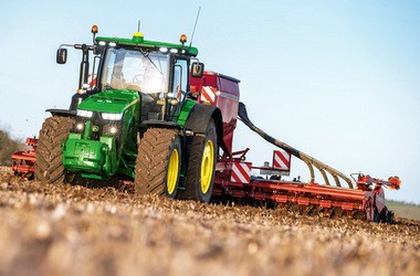 На обучение швей и трактористов выделили 50 млн 