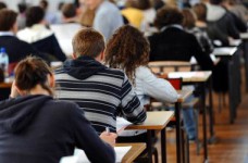 Стоит ли повышать порог для тестов ЗНО?