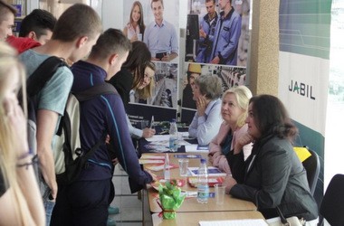 В УжНУ состоялась ярмарка «День карьеры ЕС»