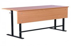 Школьные парты и стулья