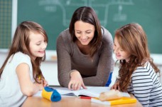 Министр: квалифицированного учителя должны уважать