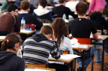 Почти 90% поступающих зачислены, - МОН