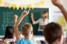 В Киеве тоже запретили сбор наличных в школах