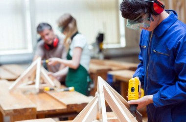 КМУ передал профтехучилища областям