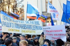 Профсоюз обещает вывести педагогов на улицу