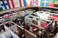 В Киеве открылись образовательные выставки