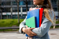 Выпускникам педвузов выплатят адресную помощь