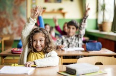 Киев просит у парламента деньги на образование