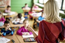 МОН проводит опрос о группах продленного дня в школах