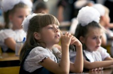 Свободные места в школах будут распределять через лотерею