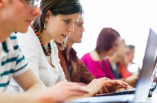 МОН просит абитуриентов не торопиться с подачей заявлений