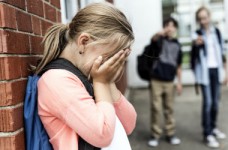 Рада предлагает штрафовать за буллинг в школах