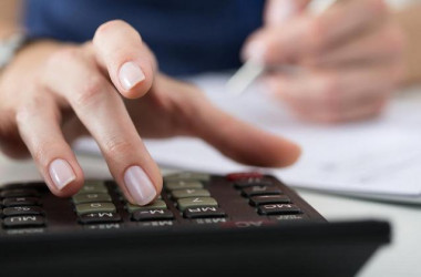 Руководитель обязан сообщать размер зарплаты