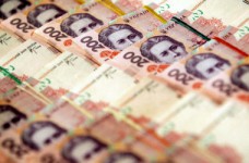 Профсоюз просит повысить зарплаты педработникам 