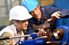 В КМУ планируют развивать дуальное образование