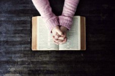 Прикарпатским школам предлагают начинать с молитвы