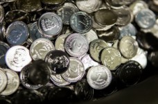 Зарплаты в школах вырастут на 9%, в вузах - на 20%