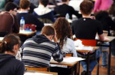 На пробное ЗНО зарегистрировано почти 100 тысяч человек