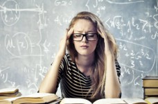 Насилие родителей над учителями могут признать буллингом