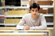 «КРОК» предлагает выбрать менеджера по поступлению