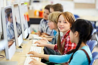 КМУ приобретет компьютеры школам, в которых их нет