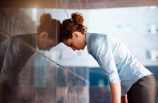 Почти половина безработных имеет высшее образование