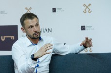 С. Бабак: кто против, чтобы учителя получали $4 тыс.?