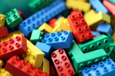 LEGO Foundation продолжит помогать Украине