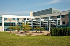 Канада предлагает для украинцев стипендию в размере 1000$