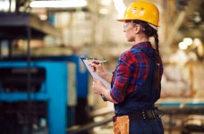 Учеников училищ должны обеспечить спецодеждой