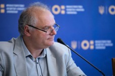 Вузы не имеют права задерживать выдачу дипломов