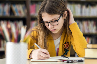 Часть школьных учебников доставлена в регионы