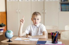 Как школьная парта влияет на здоровье и успеваемость детей