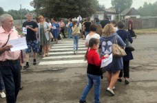 На Харьковщине учителя протестовали против закрытия школ