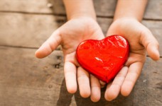 Акция «Благодійність замість квітів» собрала 646 тыс. грн