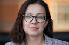 Как одновременно отменить надбавки и повысить зарплату учителя