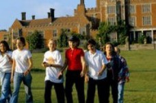 Корреспондент: Все больше украинцев отправляют детей в западные школы