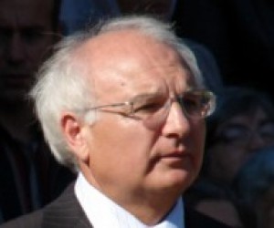 Сотрудники Минобразования благодарят Вакарчука за работу